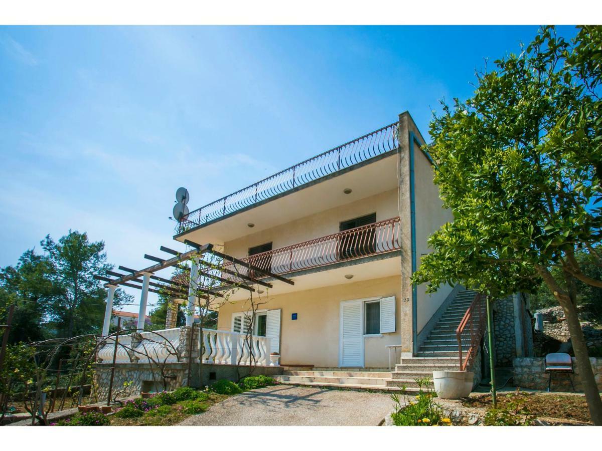 Apartment Goga'S Retreat In 玛里纳 外观 照片