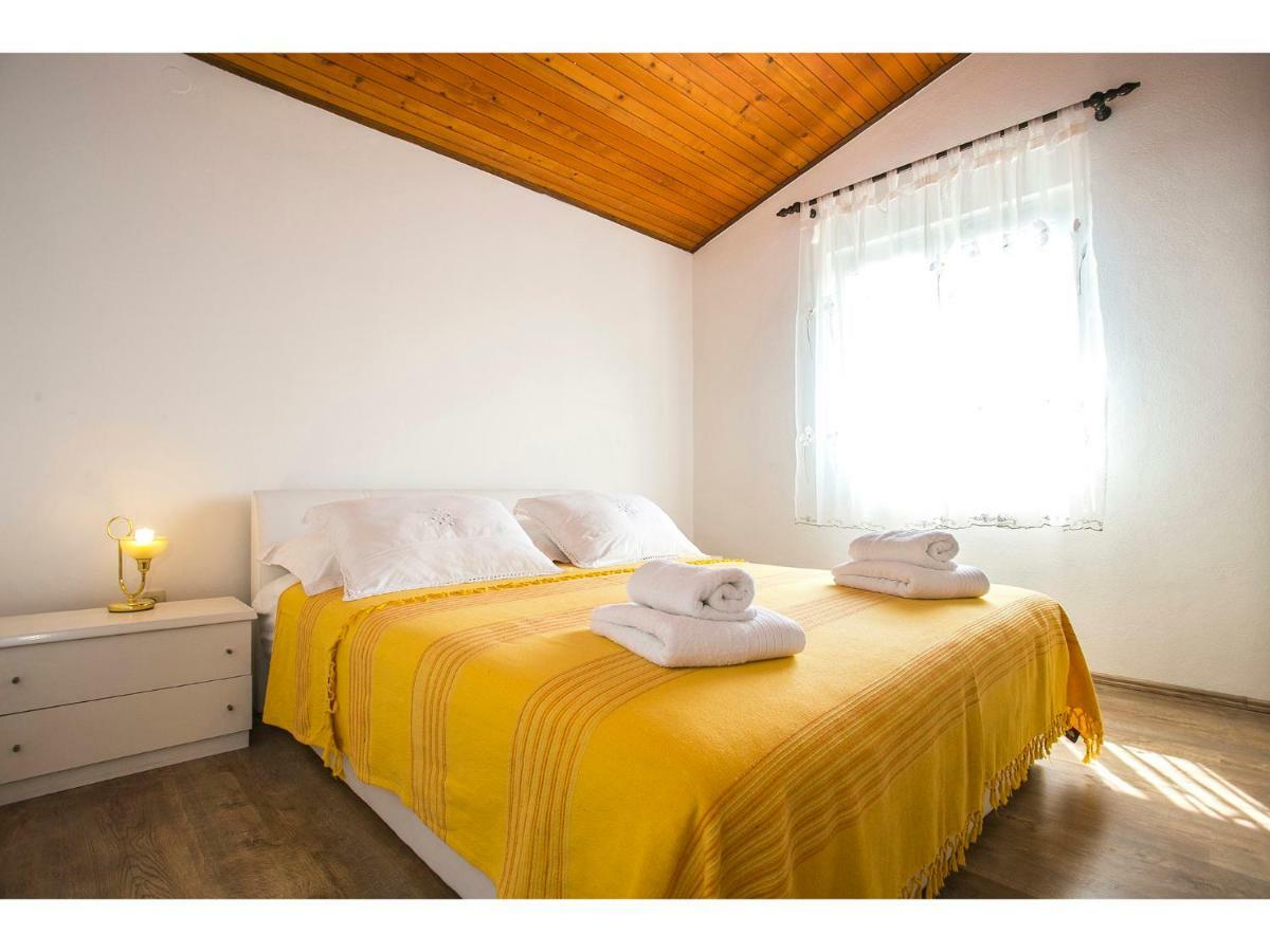 Apartment Goga'S Retreat In 玛里纳 外观 照片
