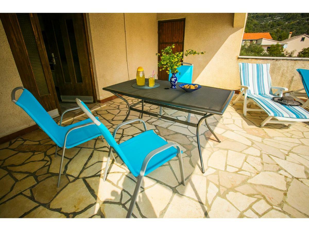Apartment Goga'S Retreat In 玛里纳 外观 照片